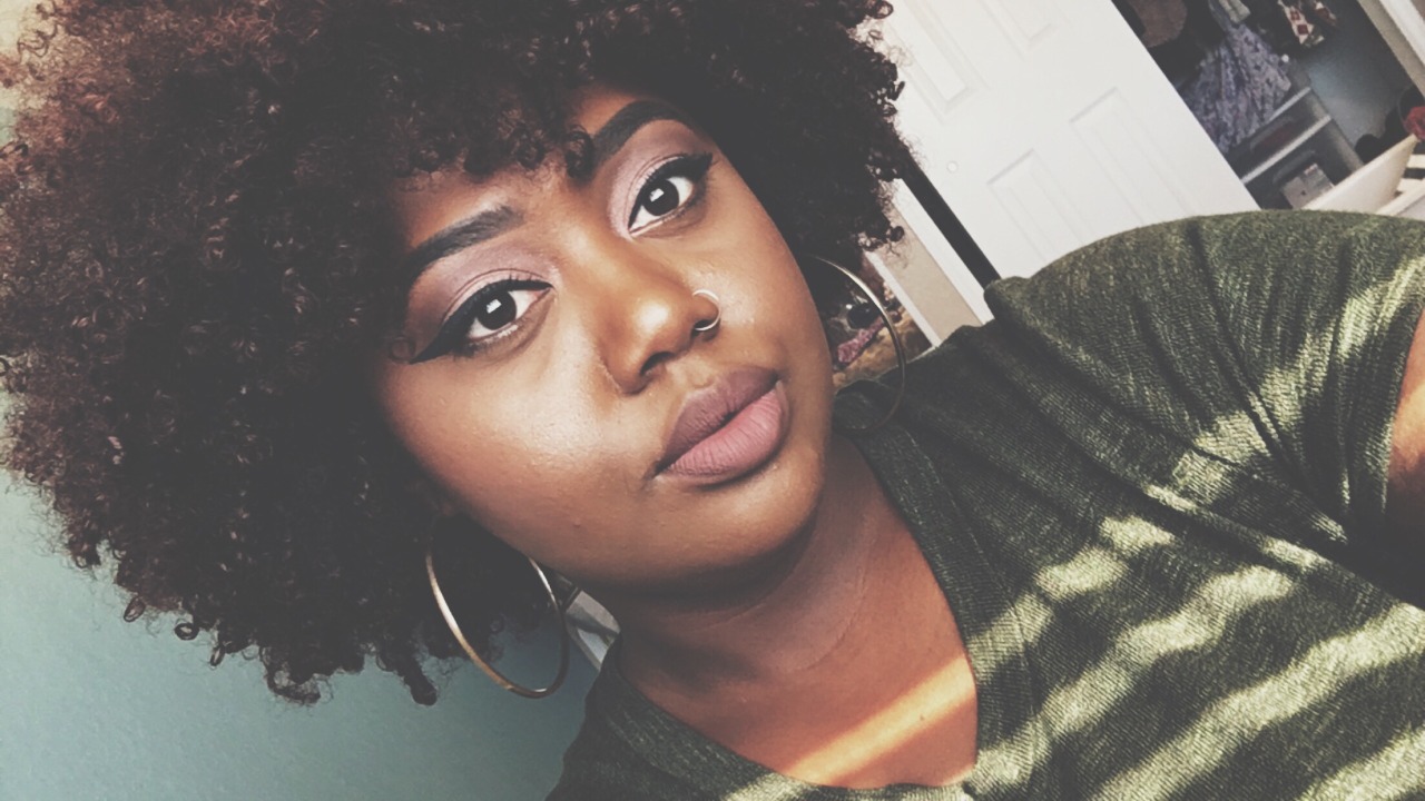 tarynel:  blackgirlsbeauty:  thatonechocoolategirl:  Big hair don’t care  gorg