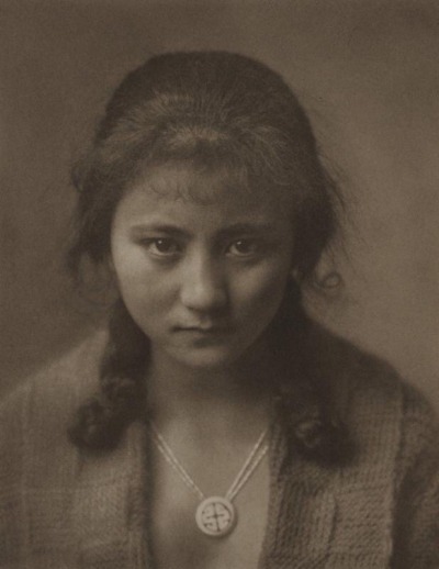 x-heesy:Yasuzō Nojima (1889-1964) is a Japanese photographer, especially well-known for his non-idealized nudity of “ordinary” Japanese women, made in both pictorial and modernist styles.Credits above 