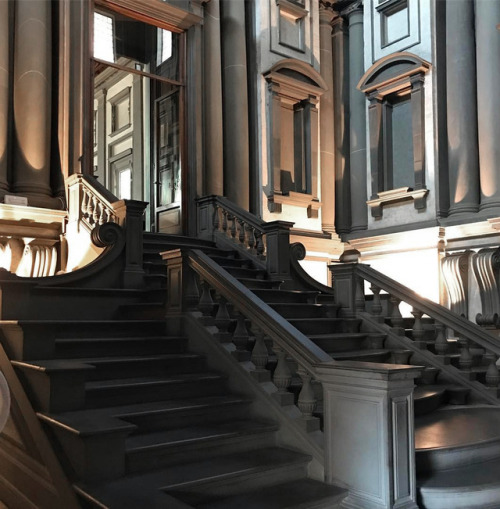 speciesbarocus: Laurentian Library, Florence. > Photo by Doris Schäffler. 