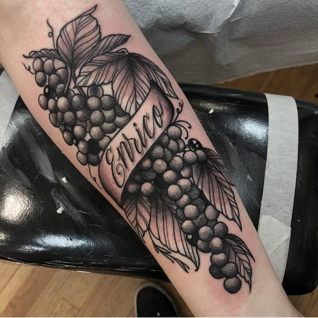 _
Grape vine by @tconnors_bfg
_
607 Forest Ave.
Staten Island, NY 10310
347-695-7255
_
#boundforglorytattoo #statenisland #statenislandtattoo #statenislandtattoos #statenislandink #westbrighton #bfg #718...