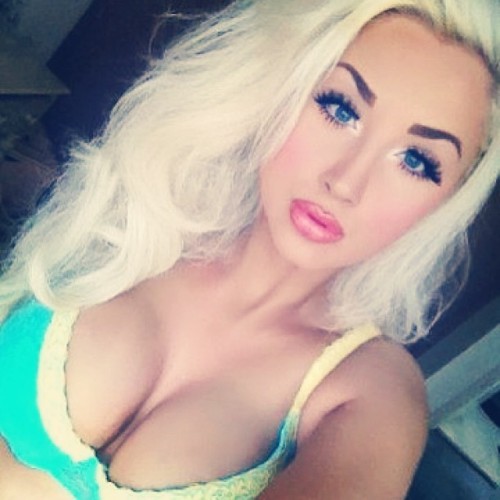 XXX plastic-bimbo-princess:  Holly Jay Deacon photo