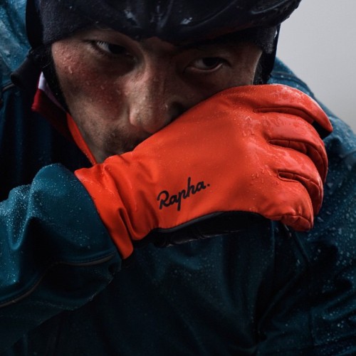 dfitzger:  By @rapha: As the temperatures drop, it becomes harder to maintain the body’s surprisingl