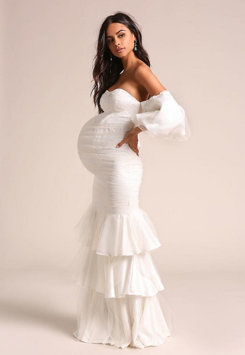 pregnantmorph: Never pay for your wedding a year in advance… Better yet, get a wedding dress 