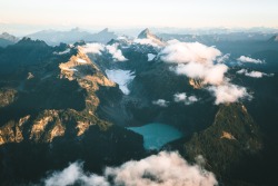 p-i-r-a-d-o:  bryandaugherty:  Blanca lake sunrise.  x