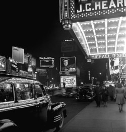 undr:Fred Stein. Theater Marquee, New York