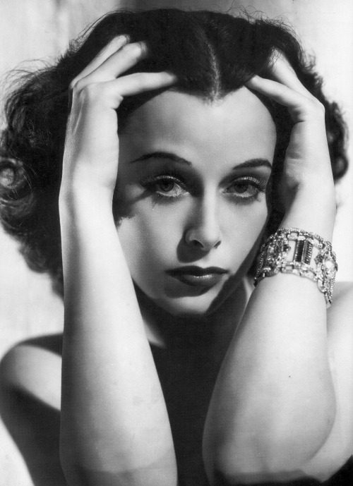 ladybegood:Hedy Lamarr photographed by Robert Coburn, 1939