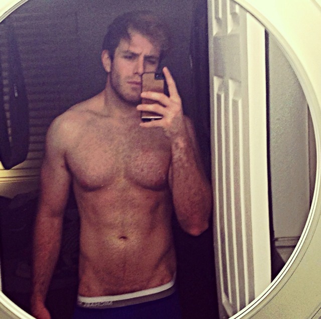 maleselfies:  hotmalesubmissions:  Hot Male Submissions Submit photos to: gaymer2164@yahoo.com