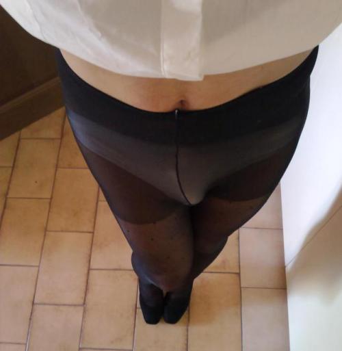 transgenderpantyhose: BULGE www.tumblr.com/blog/juliacool-sissy