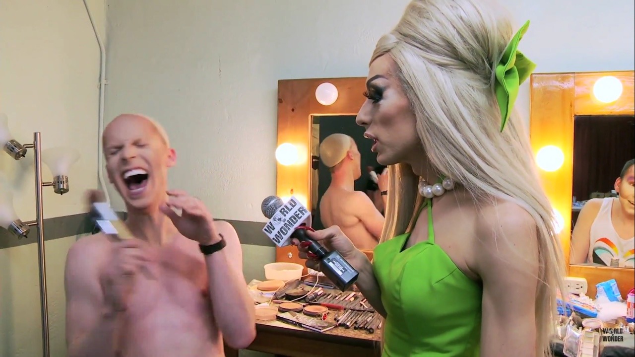 homozexy:  I love katya and Alaska so much 