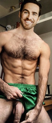 makemesubmitmaster:  hairyflaman:  marinedick8:  masculinitydefinition:  belagnolo:    Http://masculinitydefinition.tumblr.com  Super sexy   Makes me hungry  So sexy