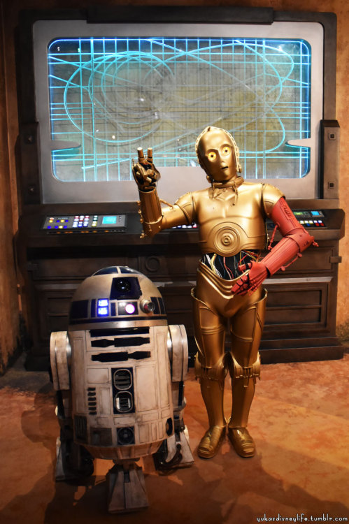 You can meet Star Wars Characters in Shanghai Disneyland’s Star Wars Launch Bay.And Of cause it in H