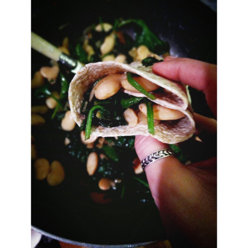 quick and easy…butter beans with sundried tomatoes and sauted spinach with garlic, nutmeg and