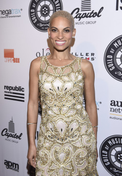 soph-okonedo:  Goapele arrives at the Fifth