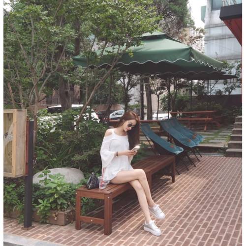 곧 비가 올거 같으니 어깨만 살짝 드러내기#ootd #outfit #메이빈스 ✨