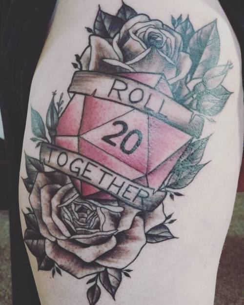 gry-fabularne:  Caption/opis: My awesome wife’s new badass d20 tattoo. Thanks @monolith_tattoo