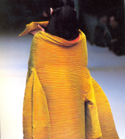 archivings:  Issey Miyake Fall/Winter 1995 