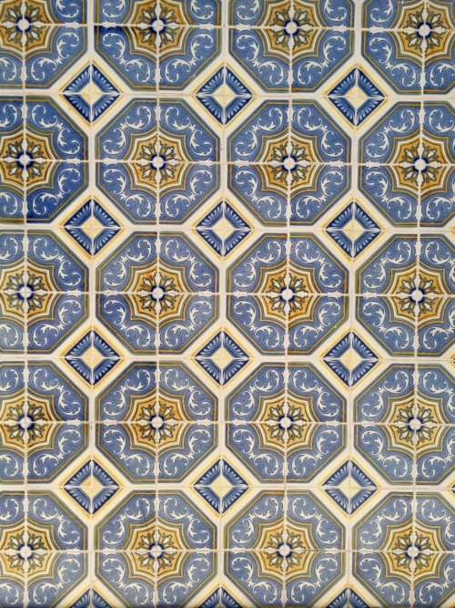 travelingcolors - Portuguese azulejo (by Nacho Coca)Follow me...