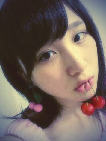 takahashijurifc:  Juri’s G+ : 9.22 PM (140704) 食べる？Eat? ……どっち食べる？……What I’ve been eat?