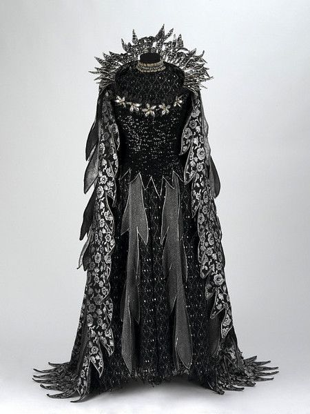 Fairy Queen costume, Iolanthe, D’Oyly Carte Opera Company, 1977. Designed by Bruno Santini