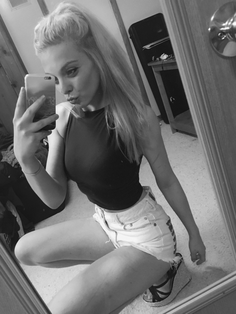 juicy–jessie:  B&amp;W 💯