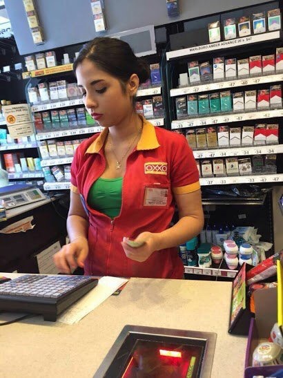 mex-perv:  Lady OXXO