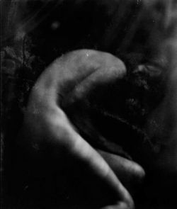 the-monochromatic-muse:   m o n o c h r o m a t i c . m u s e | Katia Chausheva   