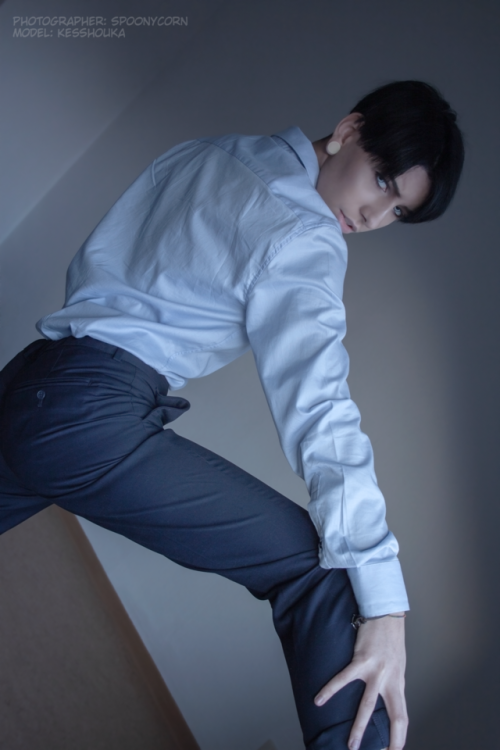 I present you: Mah hot flatmate!Kesshouka as Levi AckermannFind him here:InstagramTumblr