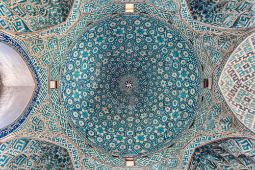 octopusgirl:Ceiling of Jame Mosque of Yazd, Iran by Damon LynchInterior of the dome of Jame Mosque