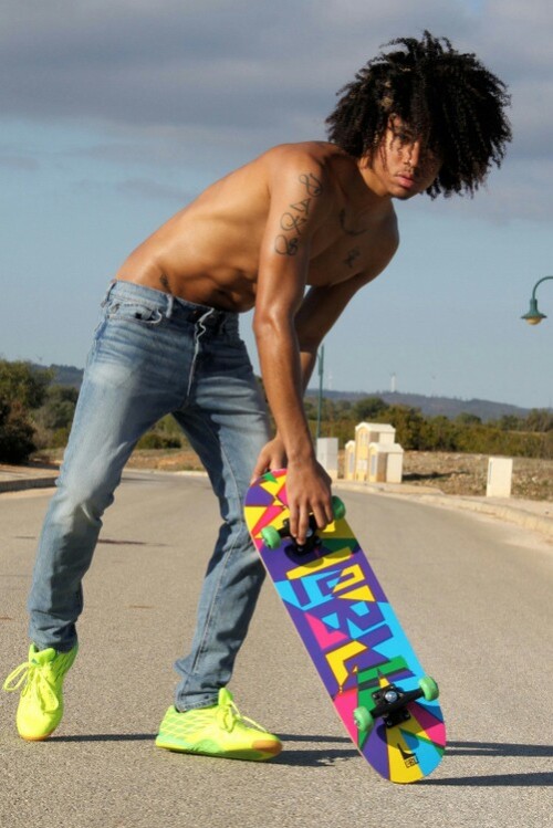 dominicanblackboy:  Sexy gorgeous hotboy Shane Huggins!