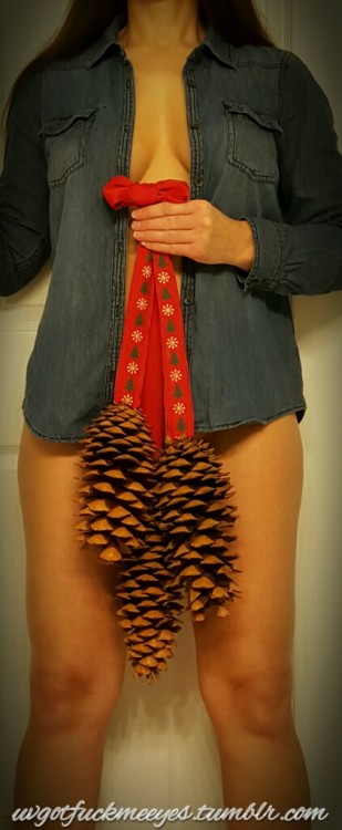 uvgotfuckmeeyes2:Day 13🎄Holiday Countdown…Over The River and Through The Wood