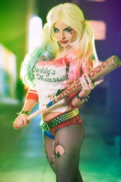 cosplayandgeekstuff:    Luna Lanie Cosplay (USA) as Harley Quinn.Photos by:   Martin Wong  