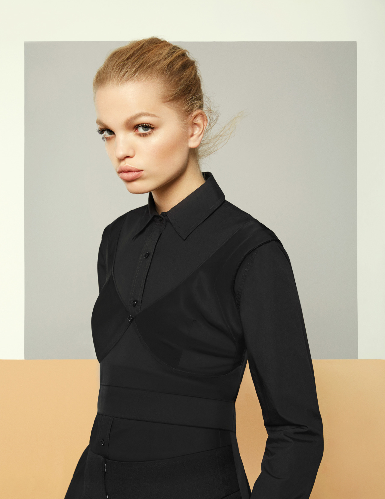 ibbyfashion:  Daphne Groeneveld by Natth Jatuapahu, Vogue Thailand 