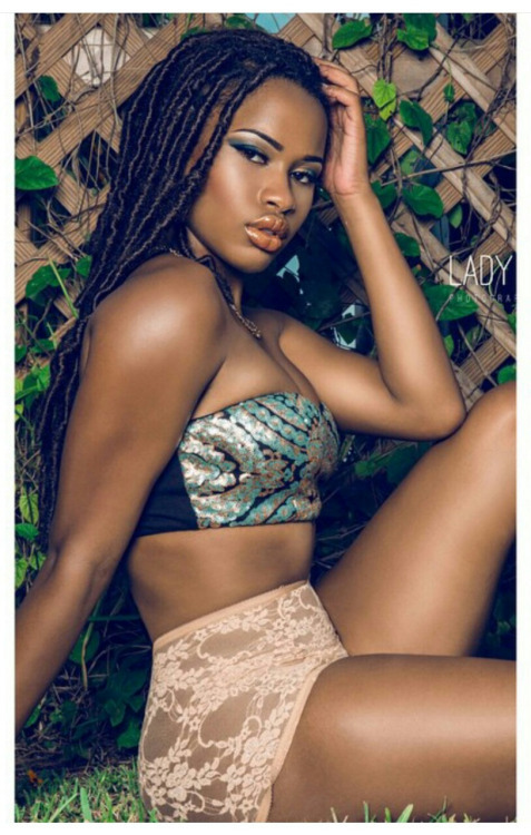 wannabe-black-pornstar:  Photo Drop a Big One / CuntBomb.Com