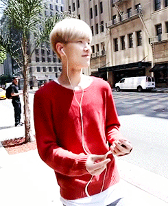 shaworin-deactivated20140922:  Zelo’s cute little dance 