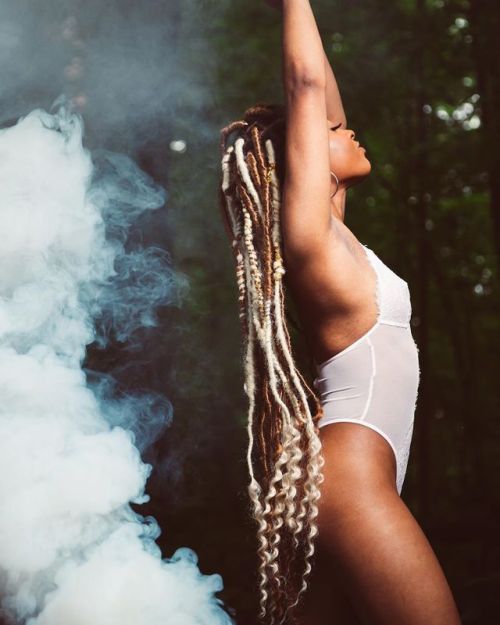 @Kiefer_d X @goldie_fashionkilla #smoke #melanin #blackgirlmagic #blackgirlsrock #goddesslocs #fores