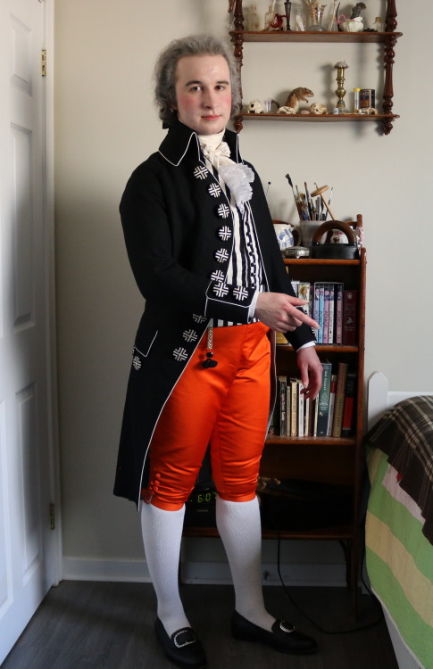 vincentbriggs:Alright, I’m sorry I called these breeches “horrible and garish”. I love how they look