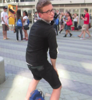 a-little-bit-of-pandas:  Youtubers Dancing  Just a few of the most simple and yet