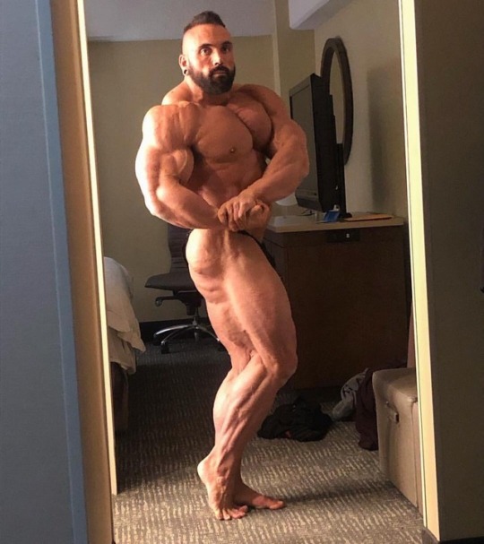 Luke Sandoe - Two days before the Arnold 2019.