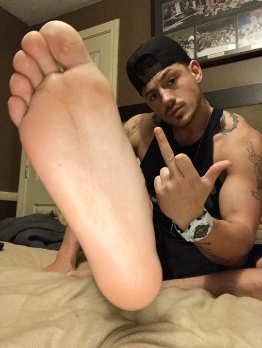 showmeyourfeet:  