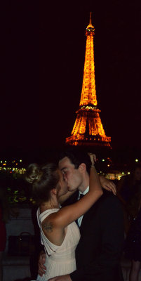 crazy-teenagers-in-love:  “Kiss me!