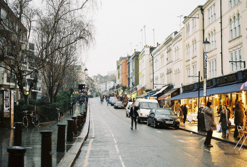 flamebegins:  Notting Hill by Berk Akşen on Flickr. 