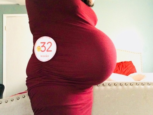 preggoalways:I don’t think this dress is going to fit for much longer …… 