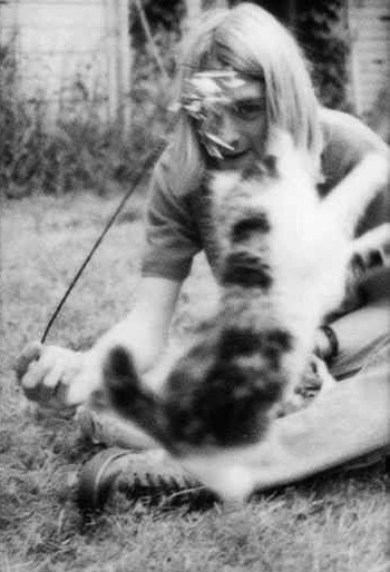 sarcasm-factory: Kurt Cobain and kittens.
