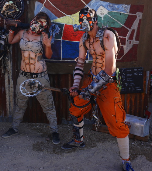 Amazing Borderlands cosplayers!Didn’t really have a place for these in any of my photo groupings, so they get heir own post. Wasteland Weekend 2015 #ww#ww15#ww2015#mad max#wasteland#wasteland 2015 #wasteland weekend 2015 #wastelane weekend#road warrior#fury road#desert#sand#post #post apocolyptic fashion #post apocalypse#post apocalyptic#nux#tank girl#borderlands#borderlands 2#borderlands cospaly