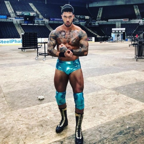 amazingmalenudity:Adam Maxted He is so handsome.  I can’t get enough of his cute bulge.&n