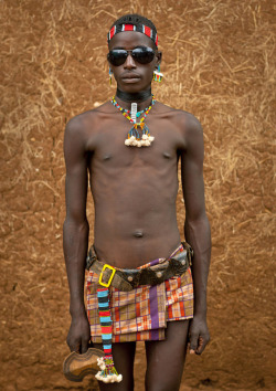 global-musings: Tsemay man with sunglasses