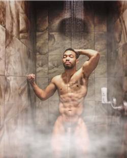 ml8807:  Steamy showers in the am…. 😩 #sexynerdmovement #ladieswhereareyou #handalloverme