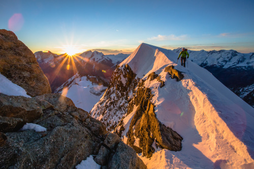 hugovincent:At sunrise on the SE ridge of Zinalrothorn, 4221m. Wallis, Switzerland.