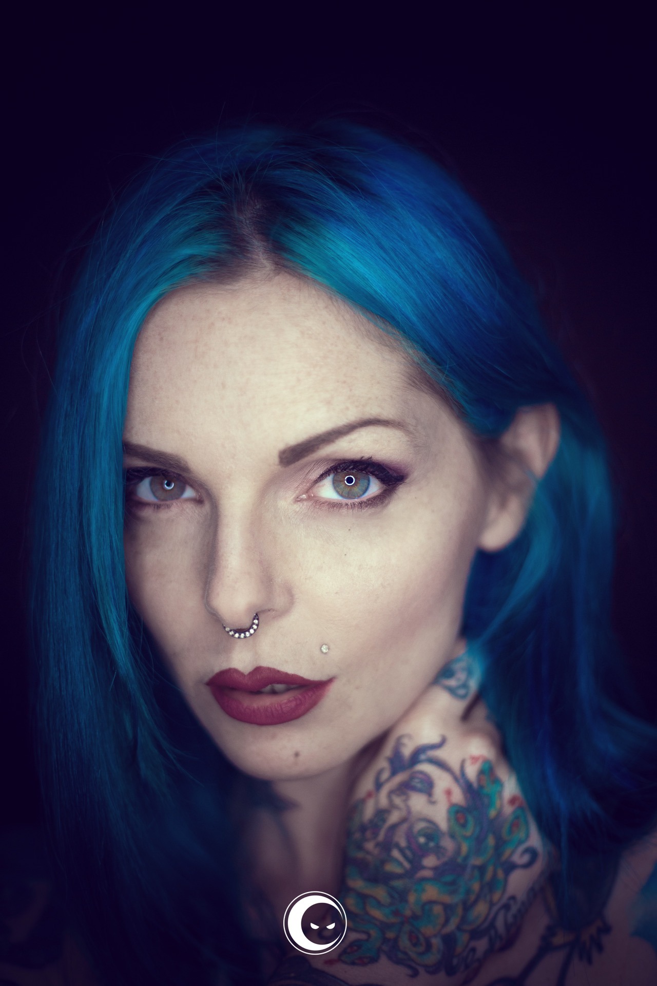 inblackphoto:  modella: riae suicide