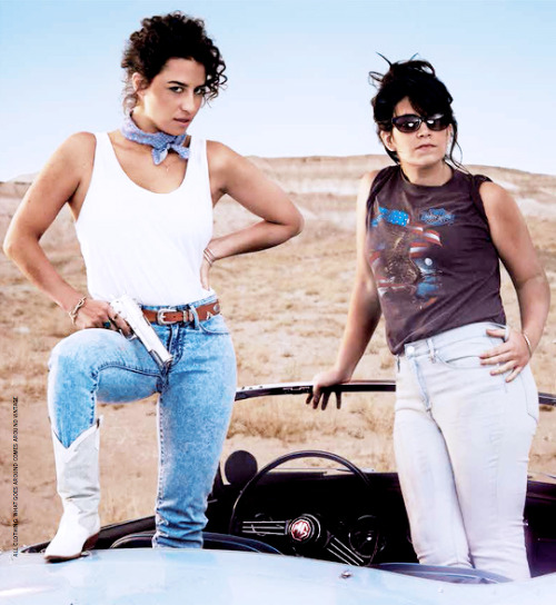 bizcasualrage: salesonfilm-deactivated20180514: Abbi &amp; Ilana as Thelma &amp; Louise I&rs